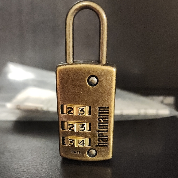 HARTMANN Luggage Brass Combination lock 3 Number Dial new unlocked TSA approved - Picture 1 of 3